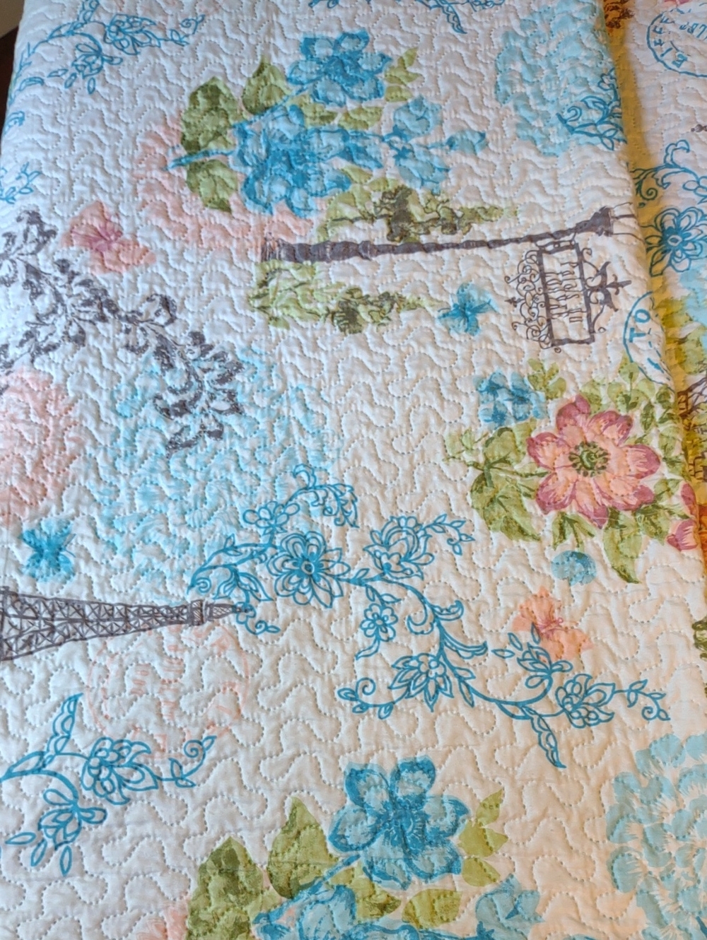 Floral Quilted Bedding Set in White, Blue & Pink - Picture 3 of 3